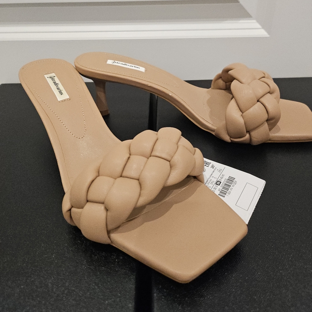 Stradivarius Women's Beige Braided Sandals